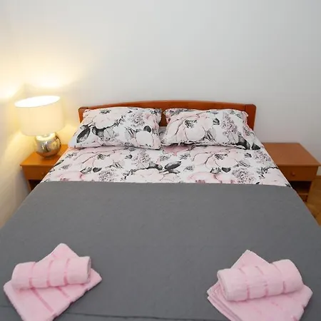 Angelina Apartment Split